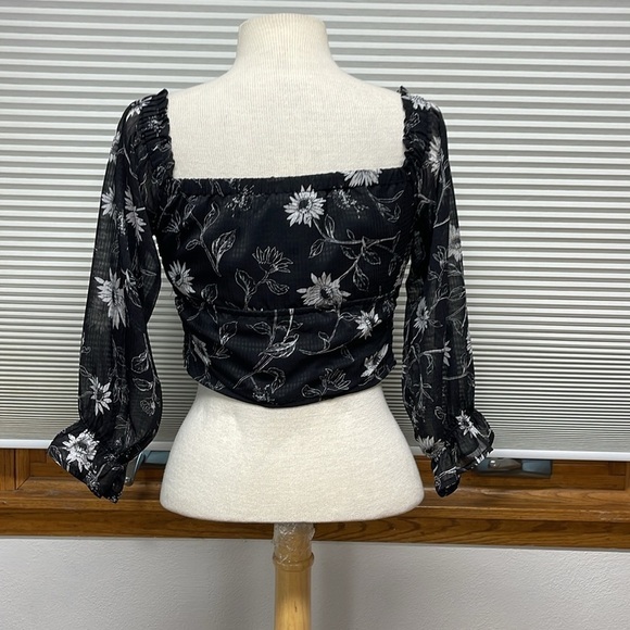 Leith Black Floral Print Sweatheart Neckline Cropped Top Size Medium - Picture 5 of 8